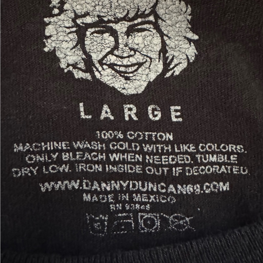 Virginity Rocks T-shirt - Picture 3 of 3